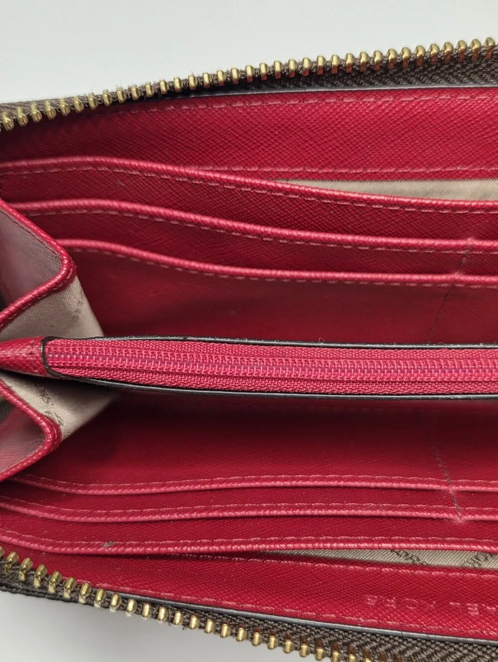 Michael Kors Wallet Brown Signature Jet Set Large Logo Quarter Zip Red Interior